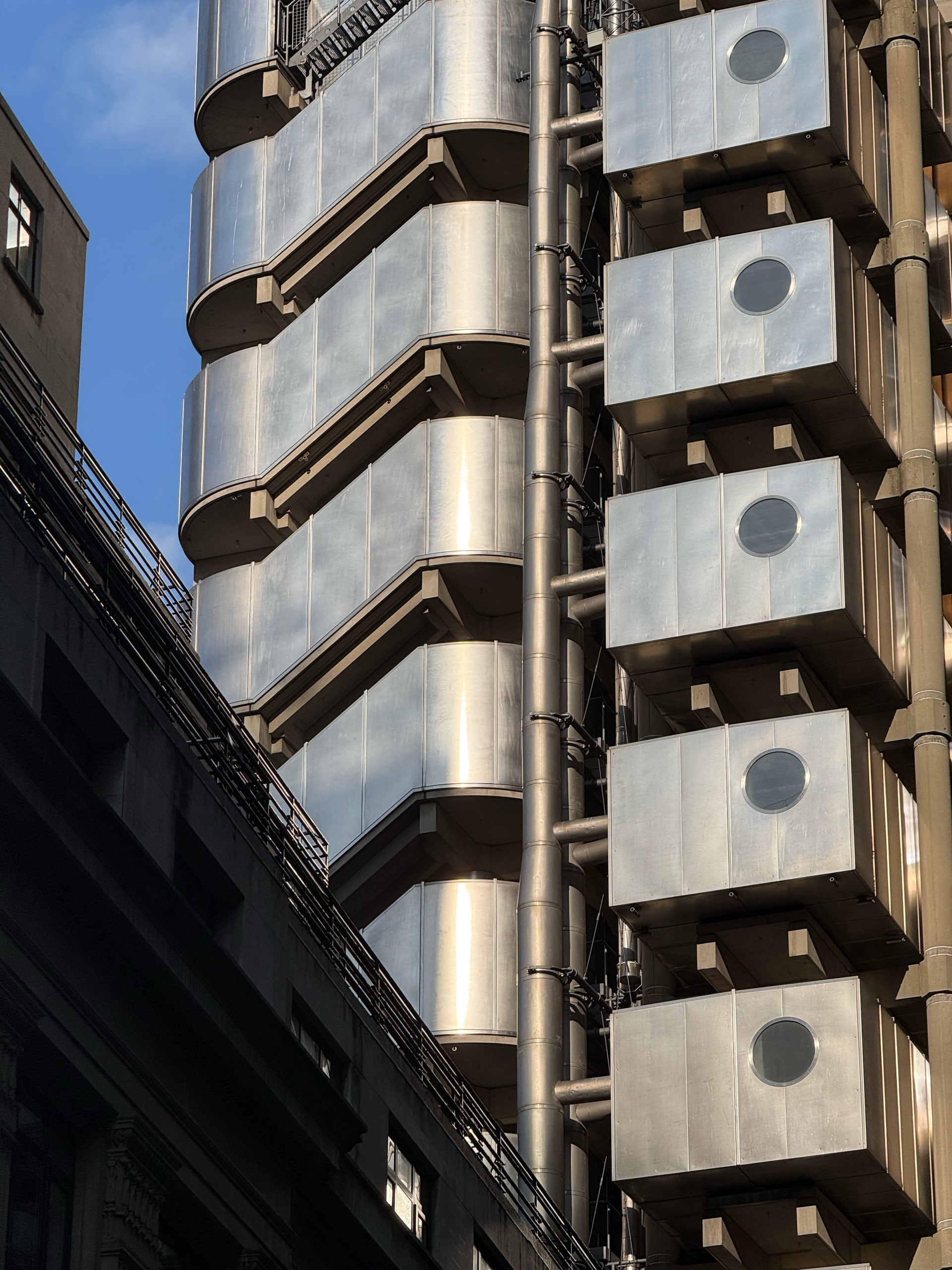 The exposed steel ducts and service pods of the Lloyd's building.
